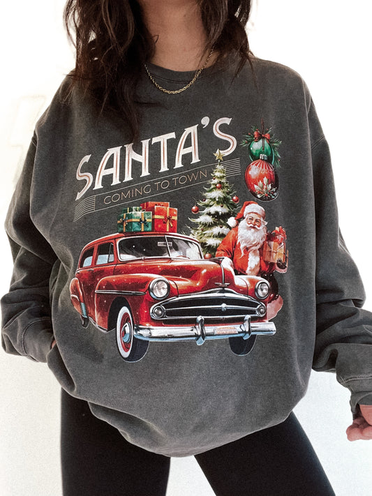 Santas Coming To Town Vintage Wash Crew