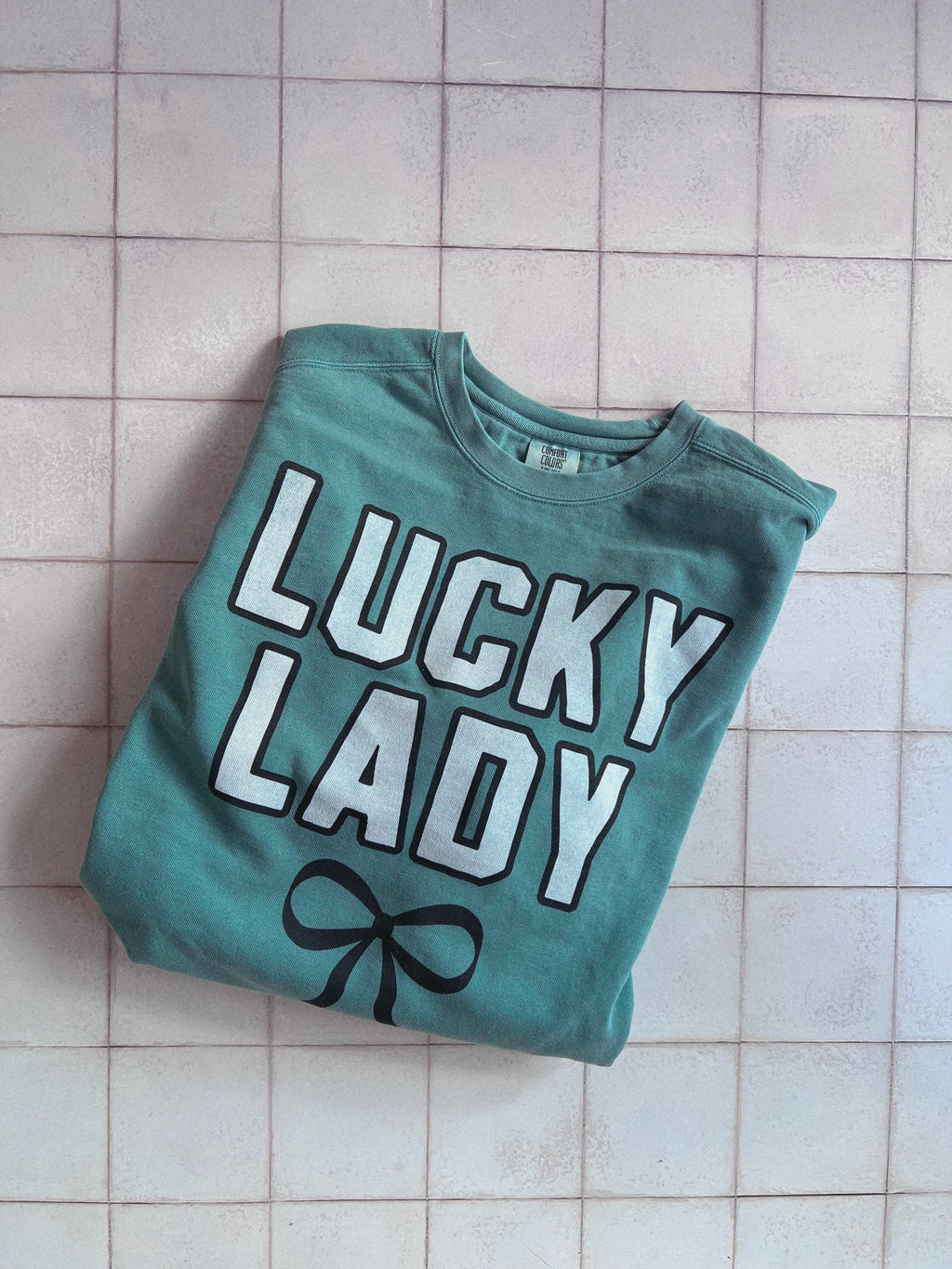 Lucky Lady Bow Vintage Wash Crew